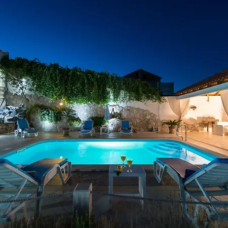 Villa Lucian