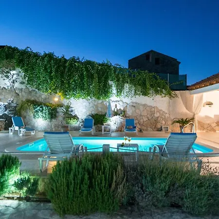 Villa Lucian *
