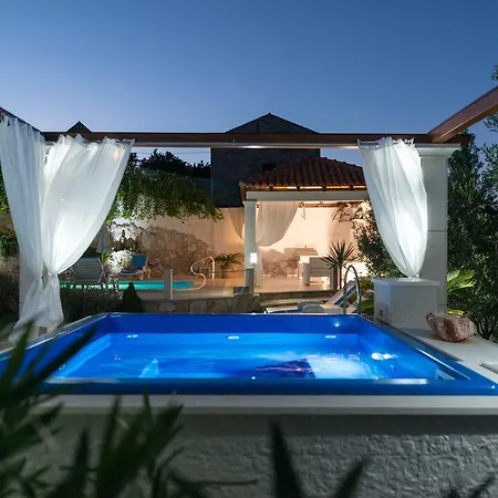 Villa Lucian